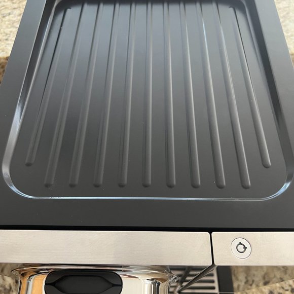 Nespresso Momento 100 Touchscreen Single-Serve Capsule Espresso Machine - Picture 8 of 8